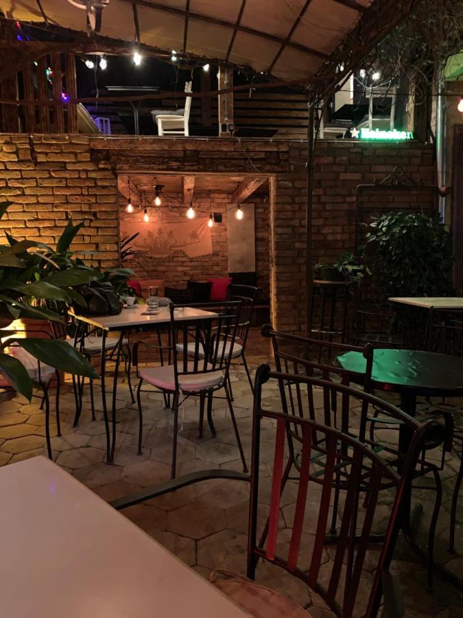 Bed And Breakfast "Caffe-Caffe" Kikinda Buitenkant foto