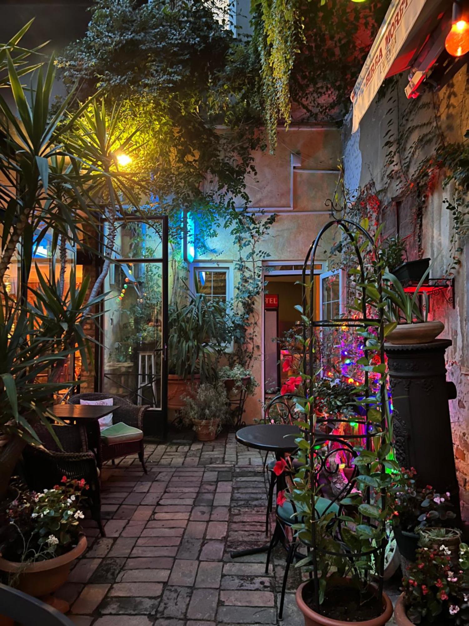 Bed And Breakfast "Caffe-Caffe" Kikinda Buitenkant foto
