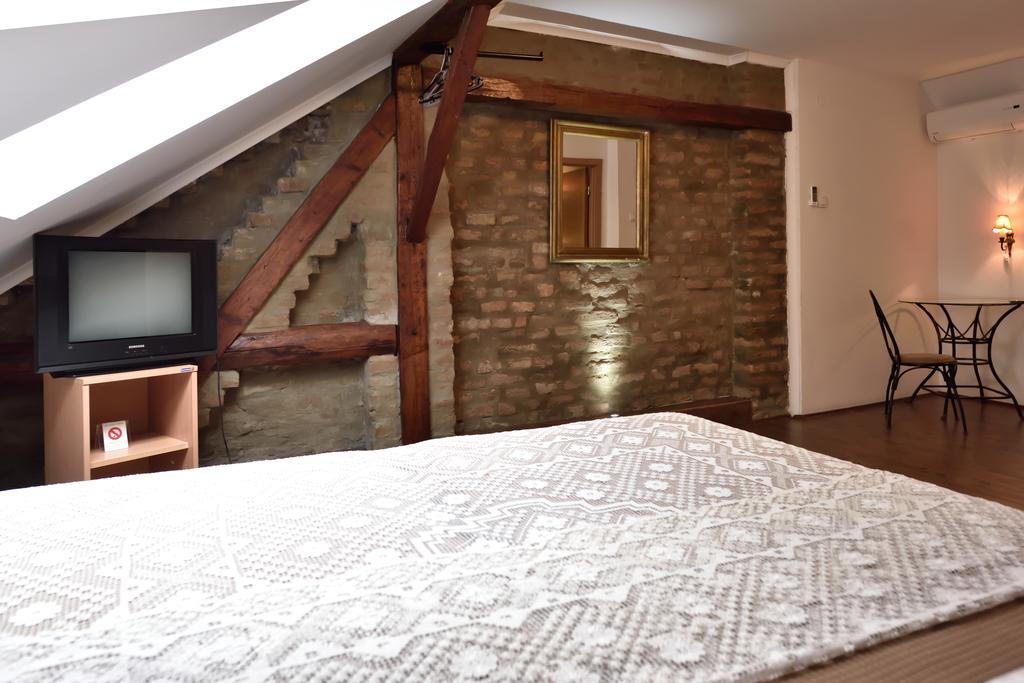 Bed And Breakfast "Caffe-Caffe" Kikinda Buitenkant foto