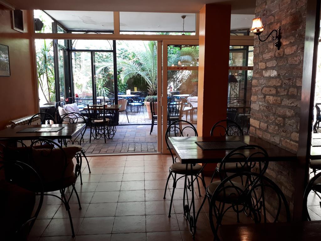 Bed And Breakfast "Caffe-Caffe" Kikinda Buitenkant foto