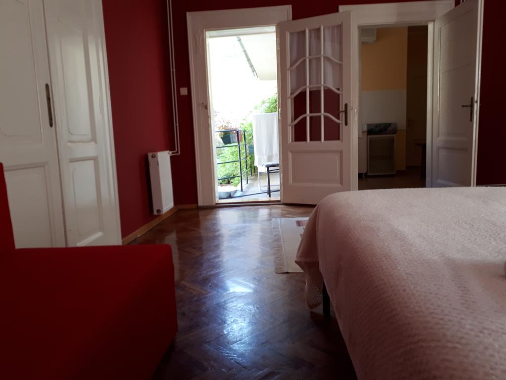Bed And Breakfast "Caffe-Caffe" Kikinda Buitenkant foto