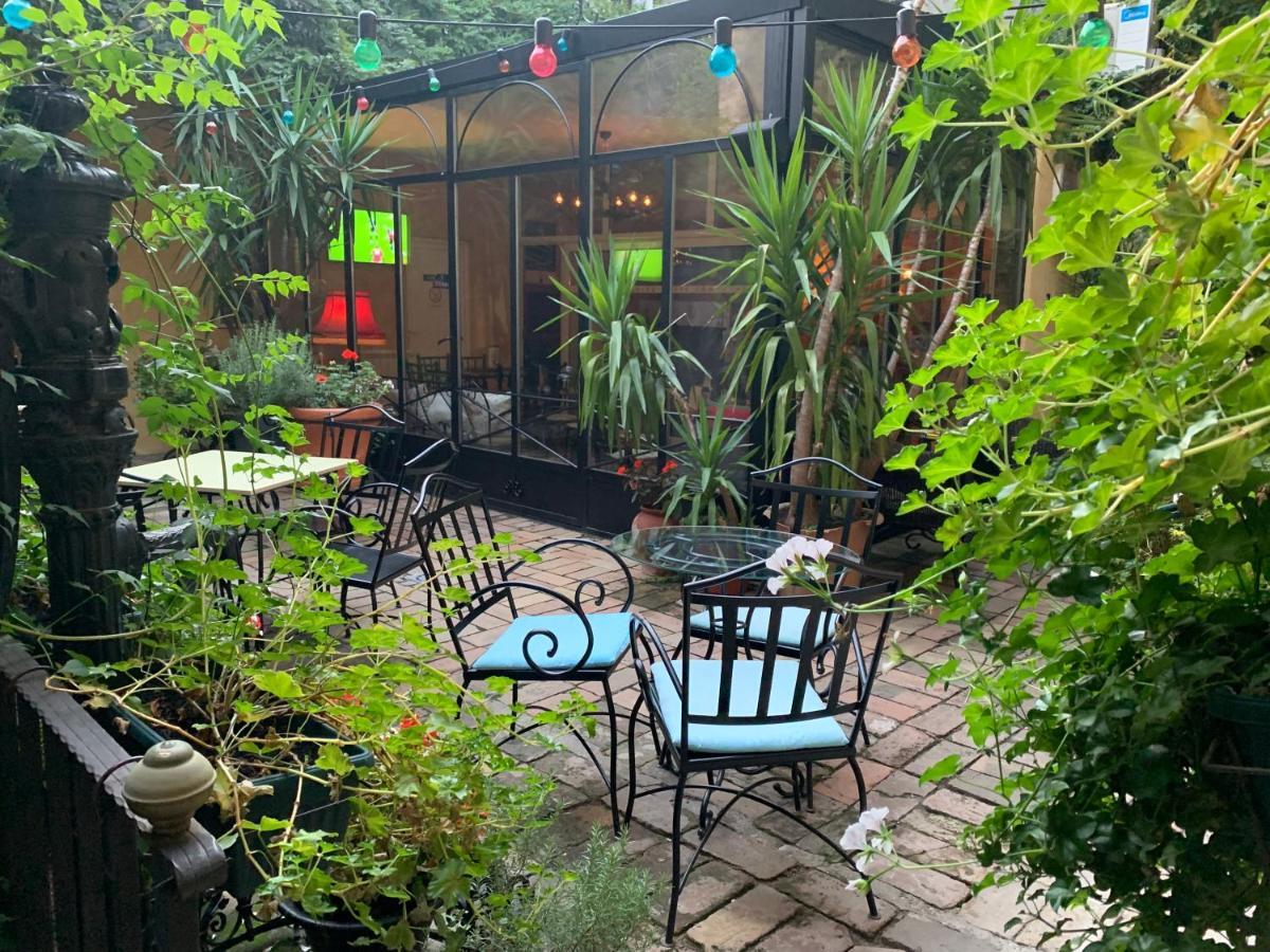 Bed And Breakfast "Caffe-Caffe" Kikinda Buitenkant foto