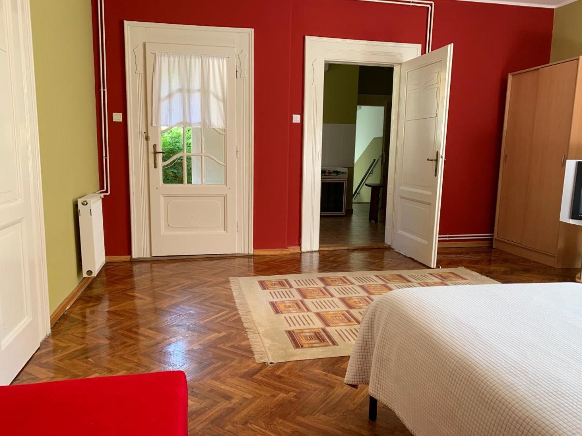 Bed And Breakfast "Caffe-Caffe" Kikinda Buitenkant foto